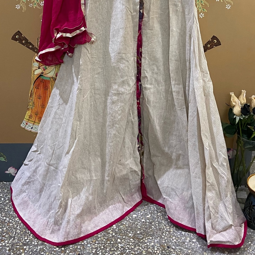 🛍Anarkali Suit. 🚨No Pant - only Kurta and Duppata.Size- 36 - Picture 4 of 8